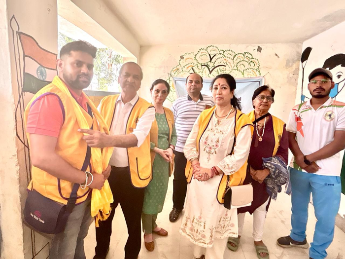 Lions club delhi Jai Shri Radhe organisded 6 projects in a single day for serving humanity.